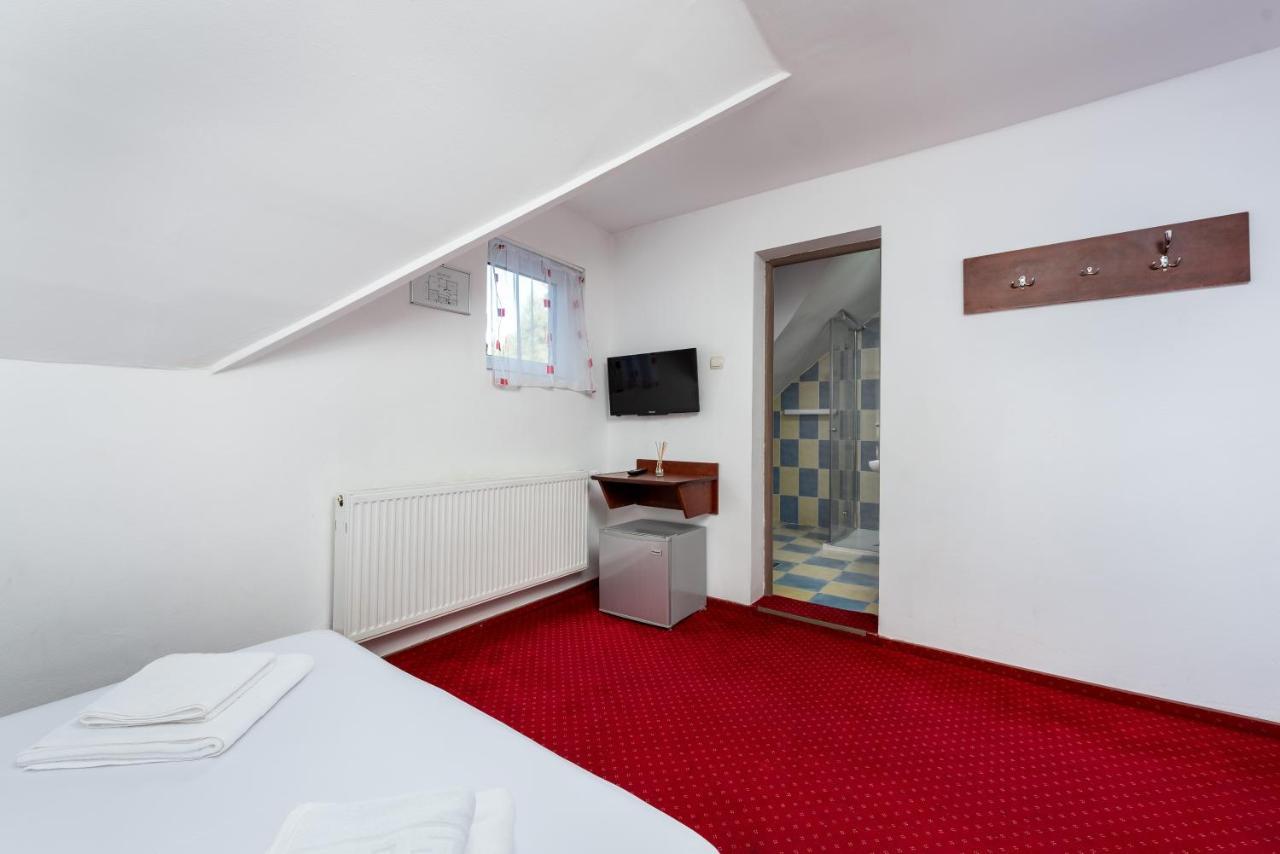 Pensiunea Ursuletul Paddington Predeal Exterior photo