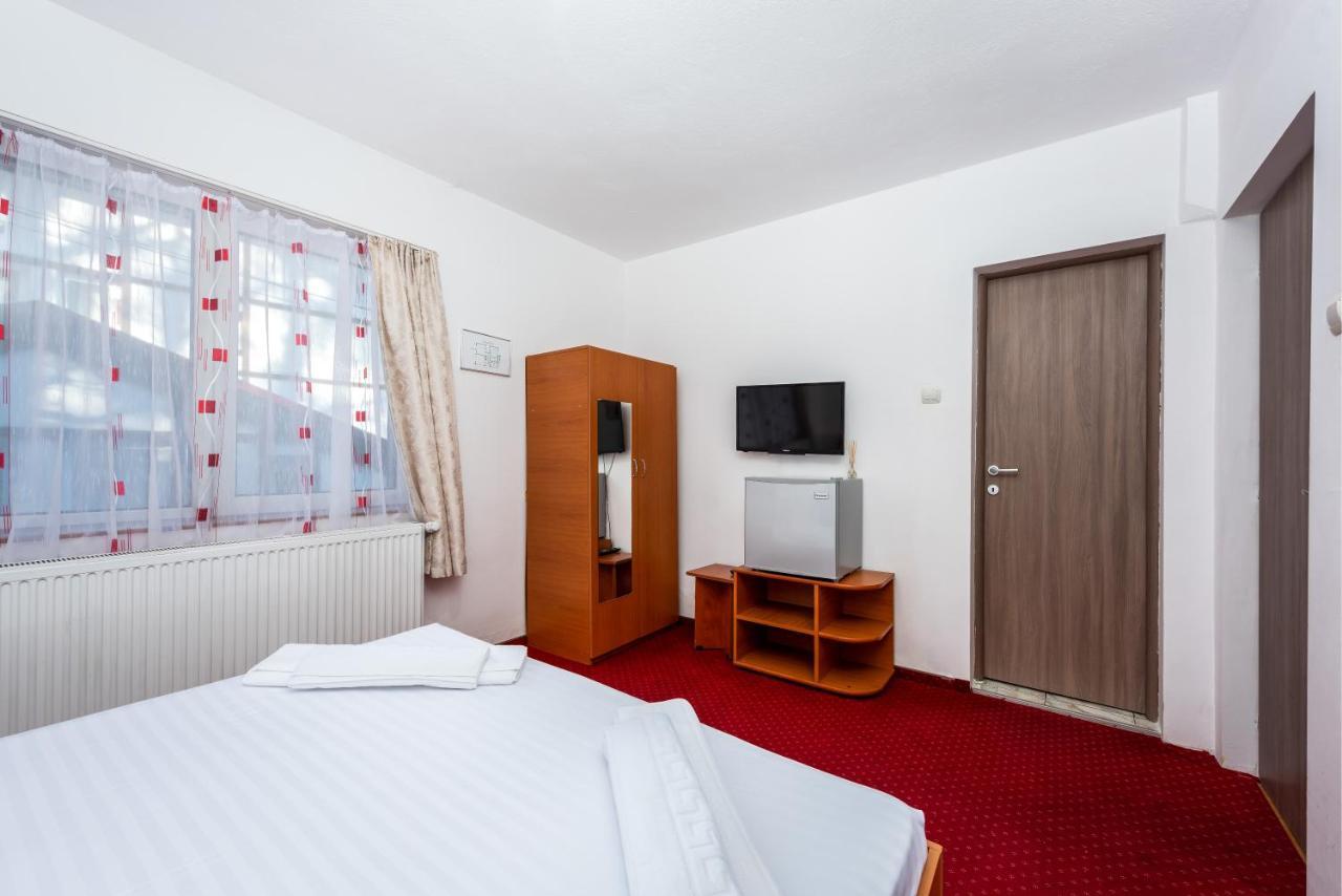 Pensiunea Ursuletul Paddington Predeal Exterior photo